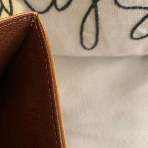 Louis Vuitton Epi Lena 32 Beige Clutch - Picture 9 of 16